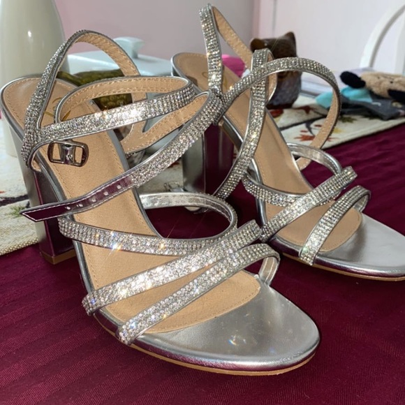 Heels - Picture 4 of 4